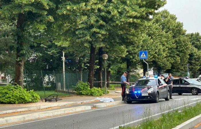 Treviso, cyclist hit by a car while crossing the road at a pedestrian crossing. Tragic flight onto the sidewalk, he hits his head and dies. It’s immediately controversial