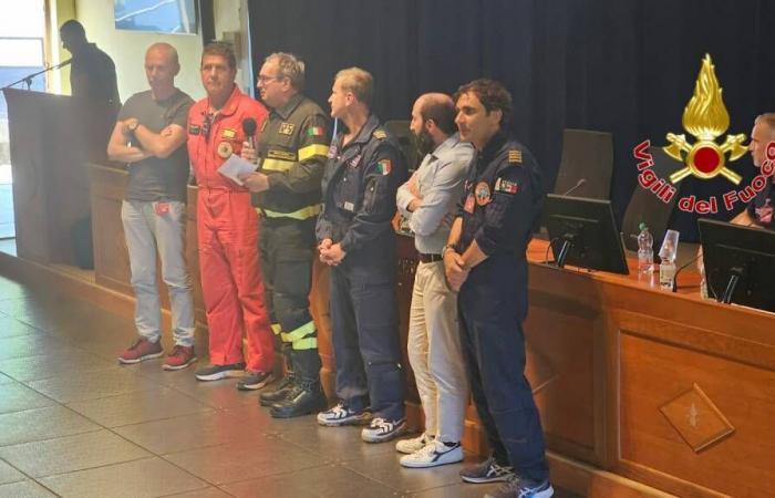 Fighting forest fires, training day for firefighters from all over Italy