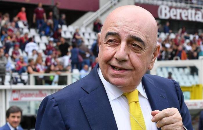 From Tokyo to Pisa with the same passion. Galliani celebrates 50 years in football
