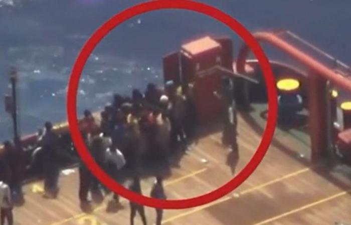 The video of the violence of the Libyan coast guard beating migrants: “Italy is complicit”