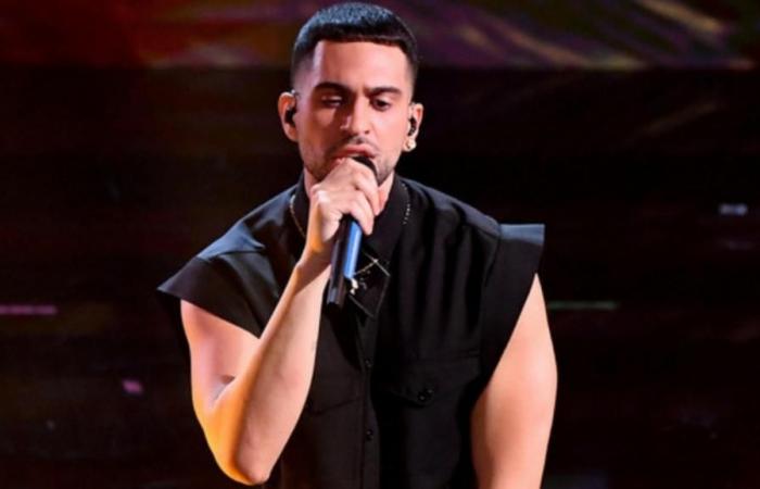Mahmood stops in Tuscany, first Forte dei Marmi and then Florence