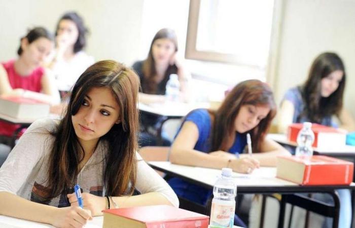 Maturity, the first test is underway for 10652 students / UPDATING – Abruzzo