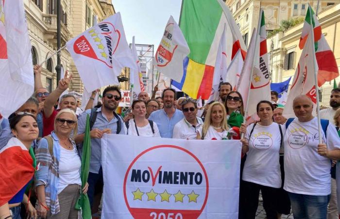 M5S. Differentiated Autonomy and Premiership. Hundreds from Salerno and its province to Rome to say NO | POLITICALLY
