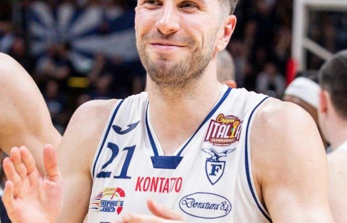 the director, who had been tempted by other offers, signed a two-year contract with the club where he grew up. Fortitudo, Captain Fantinelli said yes