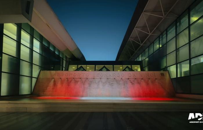 Rome Airports lights up the “Leonardo da Vinci” fountain in red and white for the 160th anniversary of the Italian Red Cross – Italiavola & Travel