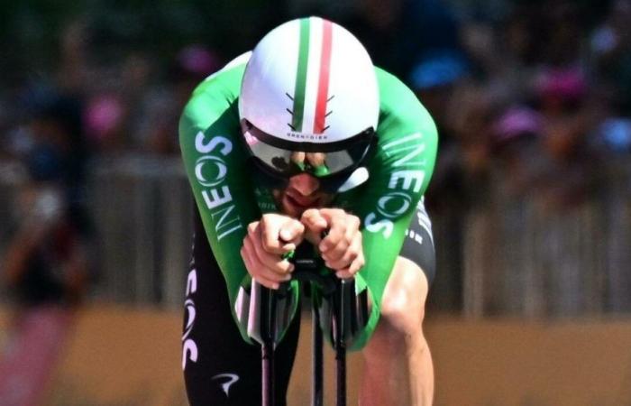 Filippo Ganna wins the 2024 Italian cycling time trial title again. Second place for Affini