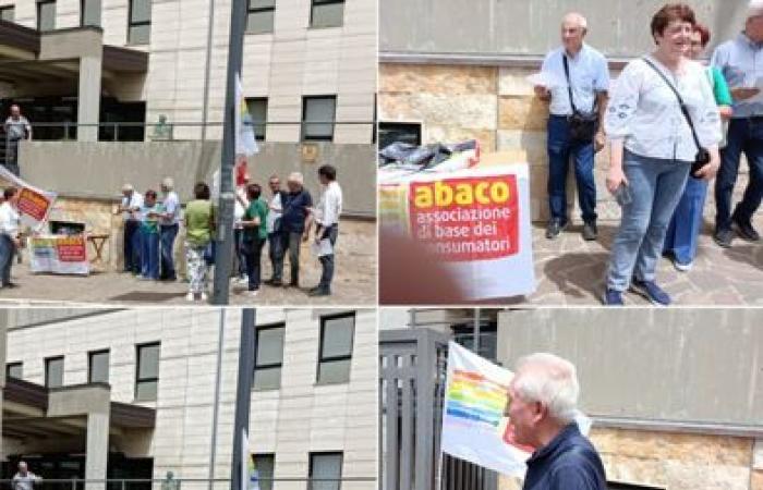 Waiting lists. Demonstration in Potenza of the Consumers’ Association