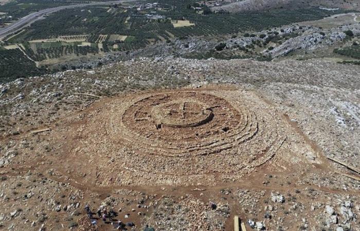 A huge ruin from the Minoan civilization has been discovered in Crete