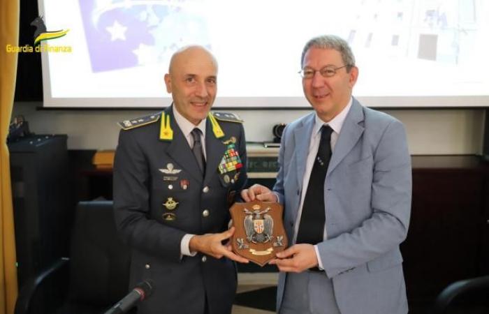 Visit to the Gdf of Catanzaro and Reggio Calabria by the European Prosecutor for Italy