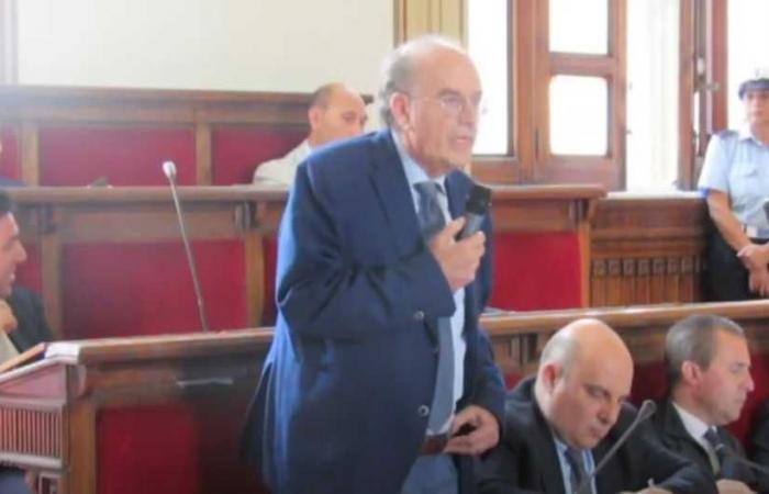 Minicuci calls for mass resignation. The open letter to the city councilors: “Reggio overwhelmed by scandals and the municipality infiltrated by the ‘Ndrangheta”