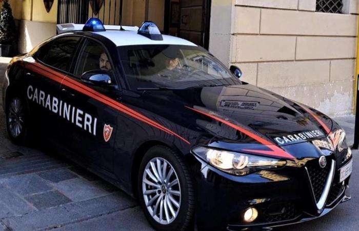Rome, 12-year-old found dead with the tablet cord around his neck: rescuers stuck in the broken elevator