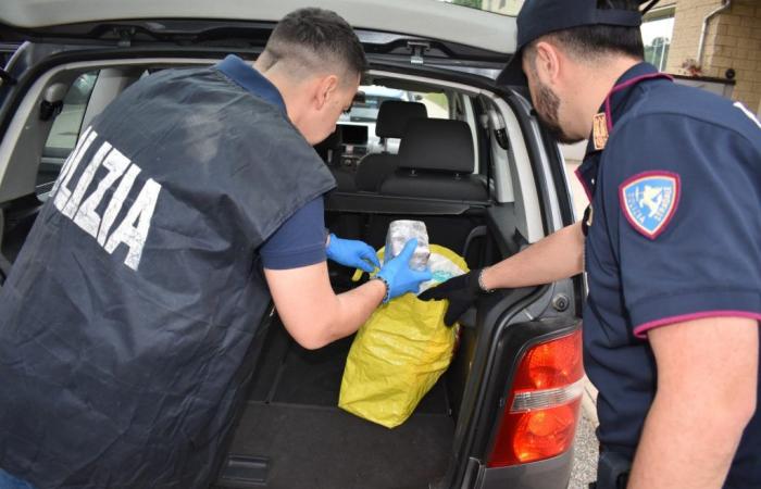 STILL SEIZURE OF Narcotic Substances: A MAN STOP WHILE CARRYING 18 KG OF HASHISH. – Novara Police Headquarters