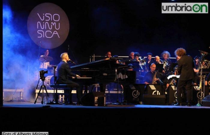 Terni: success for Anthony Strong & Colors jazz orchestra at the Roman amphitheater – Mirimao’s photos