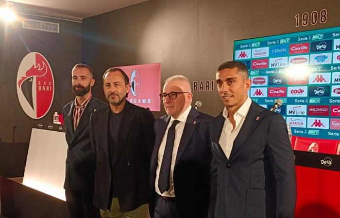 Bari, the new cycle begins: Magalini and Longo introduce themselves. The coach: «The city exudes football»
