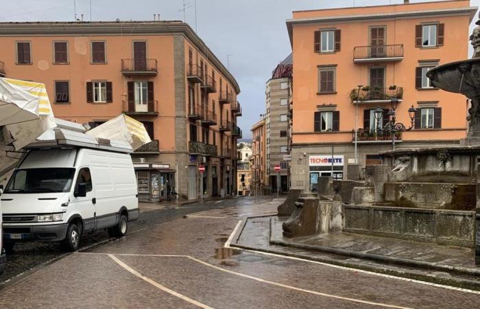 Viterbo – Relocation of the market: “Everyone will remain dissatisfied”, so the traders of Piazza della Rocca