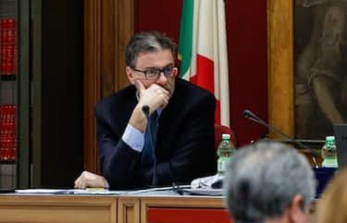 Mes, Giorgetti: ‘Parliament is not in a position to vote for him’. Salvini: ‘European madness’