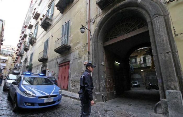 Naples, entrepreneur reports the extortion in Chiaia and the raid starts: 4 extortionists in handcuffs