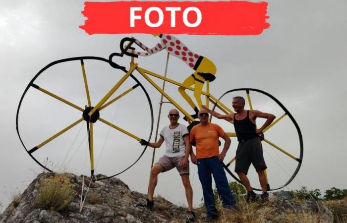 5 meter bike made from waste materials as a tribute to the Tour de France