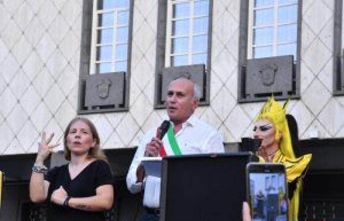 Cosenza Pride 2024: Mayor Caruso’s speech in Piazza dei Bruzi