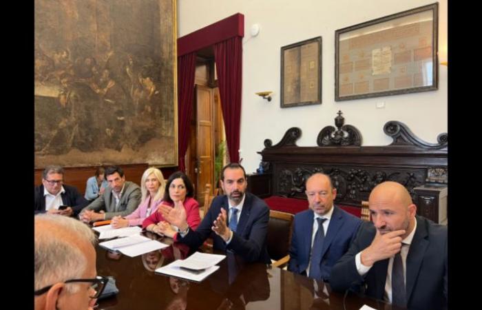 Joint press conference of the leaders of the Municipality of Messina and AMAM, yesterday morning at Palazzo Zanca, to provide, first of all, the picture of the current water crisis situation, due to the emergency drought that is recorded in the national and Sicilian territory, but above all for provide an examination of the actions that, in a synergistic way, the two organizations have planned and largely already implemented