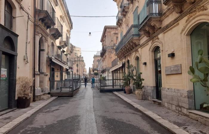 Businessman attacked in the historic center of Ragusa, police report and expel young Moroccan man