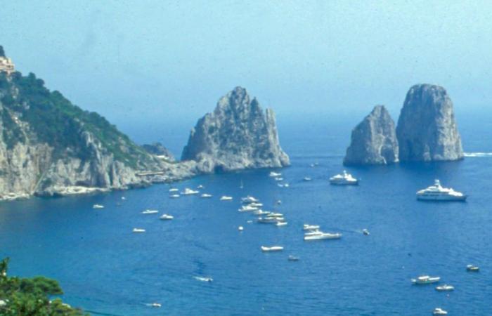 Water has returned to Capri, but there are fears of damage to its image. The Prefect: “We need a plan B”
