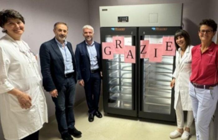 Blood bank fridge for the oncology department of the “Cardinal Massaia” in Asti donated by Johnson Electric