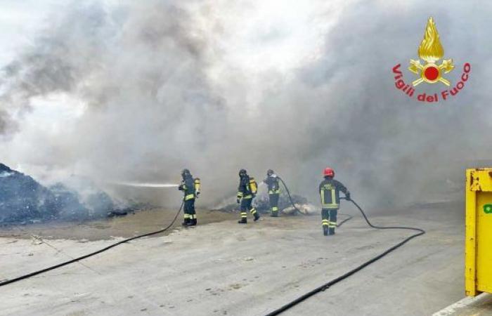 The fire at the waste depot in the industrial area was put out, a lot of plastic burned