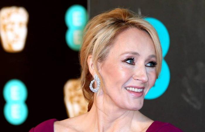 Rowling against Labour. “Pro-gender disaster”