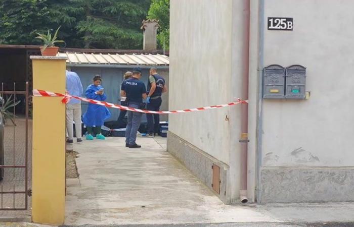 Shock in the Marche, wife and husband found lifeless at home. Investigations underway, forensics on site