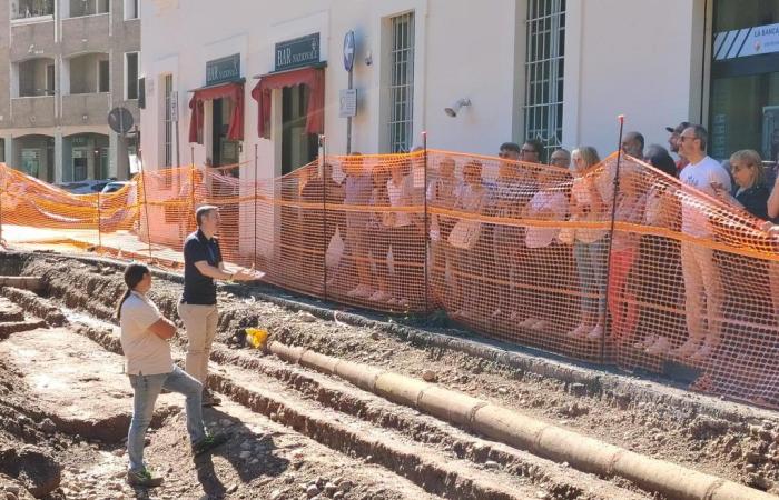 Guided tours of the Roman era road found in Piazza Visconti: over 360 participants
