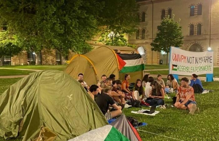 Ancona, Gulliver Udu’s university students in tents in protest – News Ancona-Osimo – CentroPagina