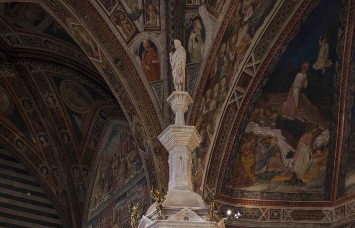 The extraordinary baptismal font of the Siena Cathedral shines again after three years of restoration