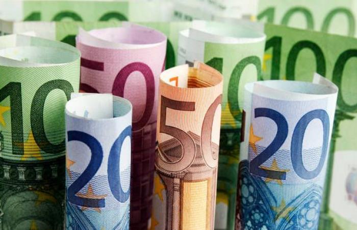 The Euro Dollar Declines Slightly as the US Dollar Finds Fertile Ground