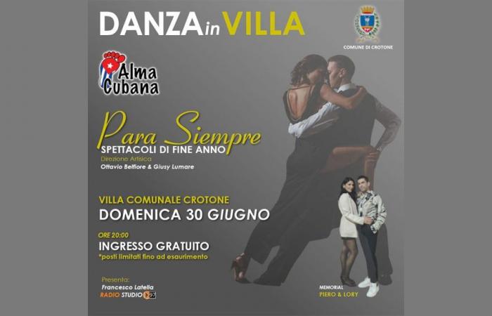 “Para Siempre”: The end-of-year performance of the ASD Alma Cubana at the Villa Comunale of Crotone