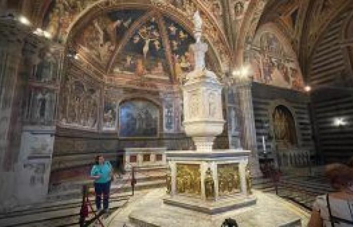 The baptismal font of the Siena Cathedral has been restored