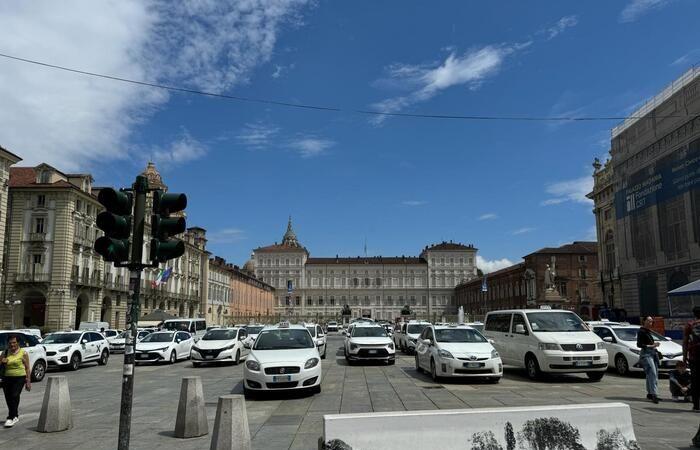 Taxi, demonstration against illegal construction and NCCs in Turin – News