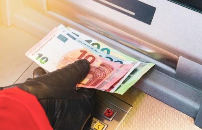 Pancalieri: they blow up the ATM and escape with 10 thousand euros – Turin News