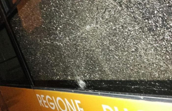 Violence on Viale Europa in Foggia: stone throwing against ATAF bus full of passengers