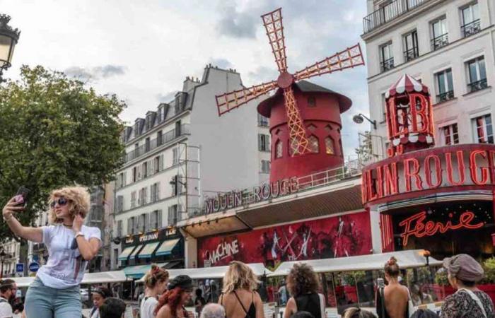 Paris, the Moulin Rouge regains the wings lost to the wind in April – SiViaggia