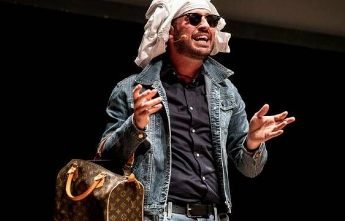 Filippo Caccamo’s new comedy show arrives in Cesena: on stage the world of school and “desperate” thirty-year-olds