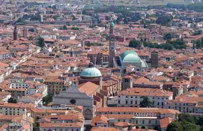 VICENZA – Politics: double question from the opposition on the desertification of the historic centre