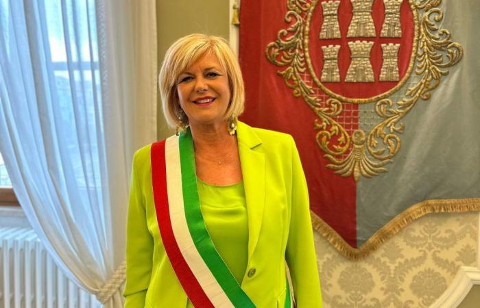 Handover between Paola Felice and the newly elected Mayor of Campobasso, Marialuisa Forte