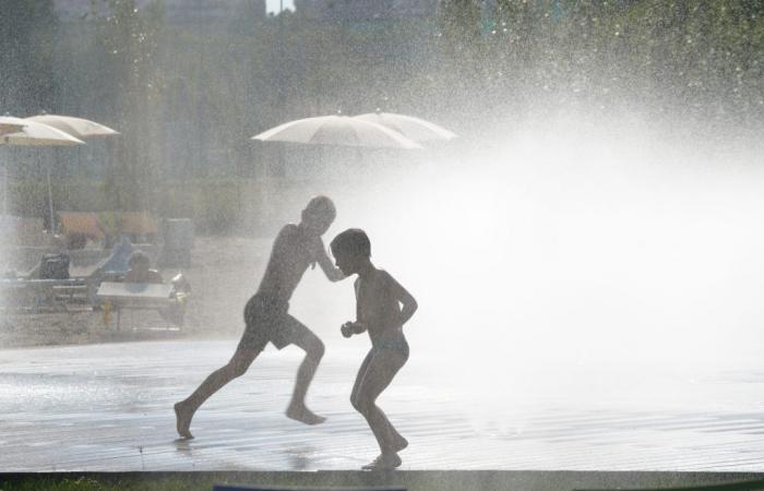 From water games to refreshment points: the summer season of the Tiberis beach in Rome has opened