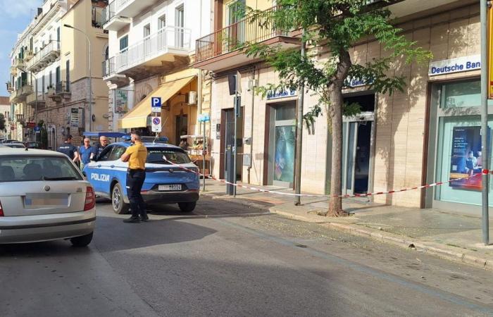 Bitonto, they try to attack the ATM but are overwhelmed by the explosion: two injured