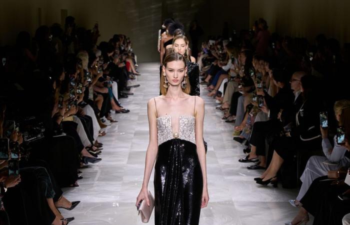 Women’s fashion clothes 2025: Giorgio Armani Privé look