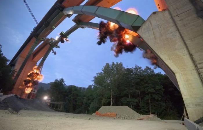 Collapse of the Gravagna viaduct: the video of the explosion