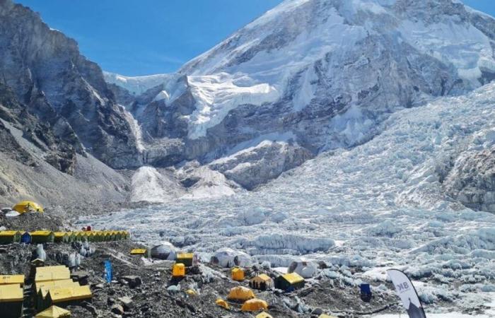 Everest, the ice retreats and the bodies of many climbers re-emerge
