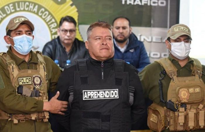Once the coup in Bolivia fails, the military demobilizes. General Zuniga arrested