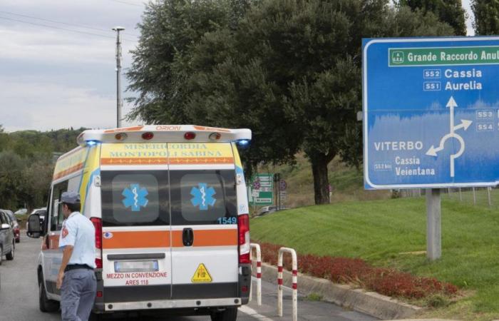 Died in an accident in Anzio near Rome on the Ardeatina after becoming ill while driving: crash into a wall
